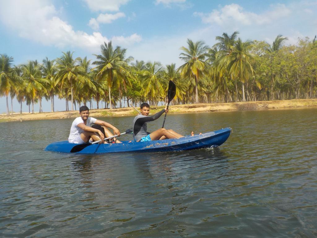 Hotel Reef Pasikudah à Nachivantivu Extérieur photo