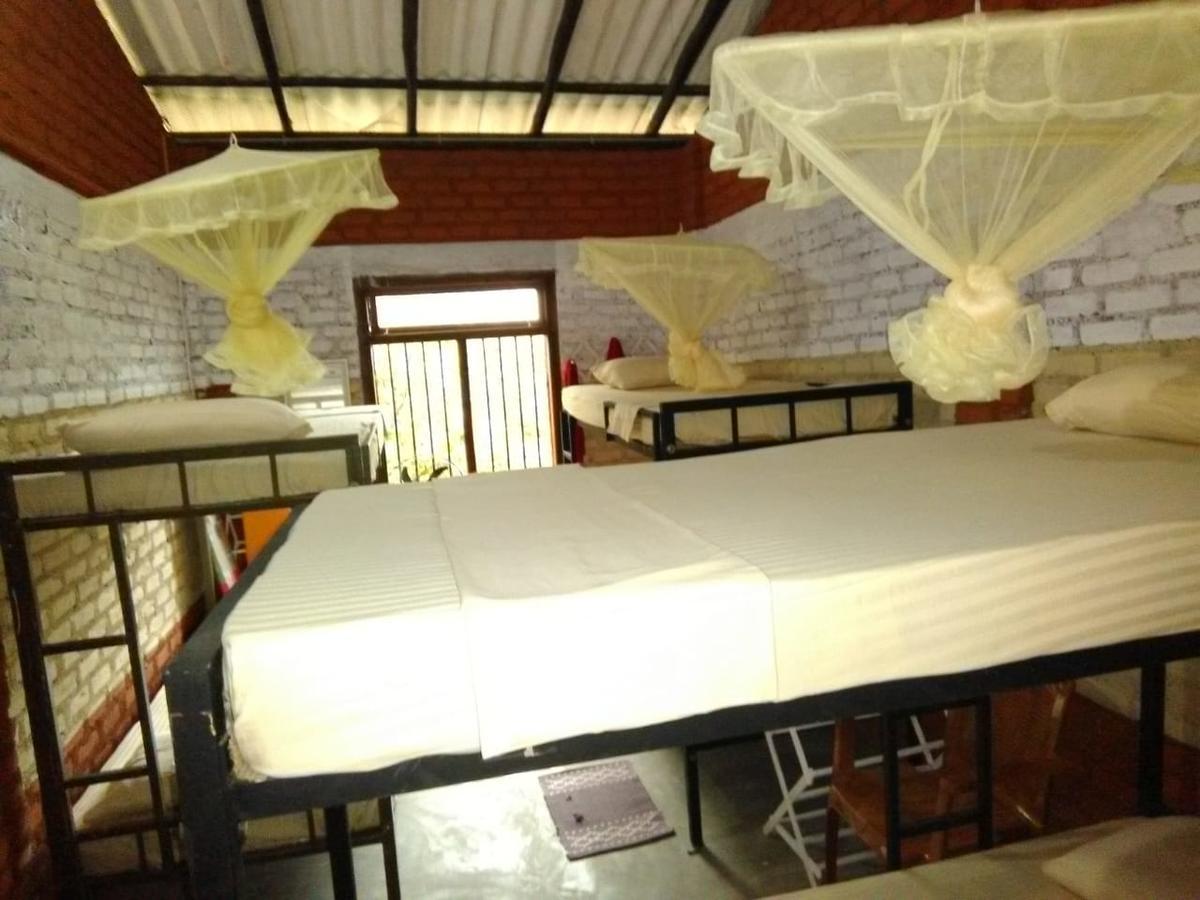 Hotel Reef Pasikudah à Nachivantivu Extérieur photo