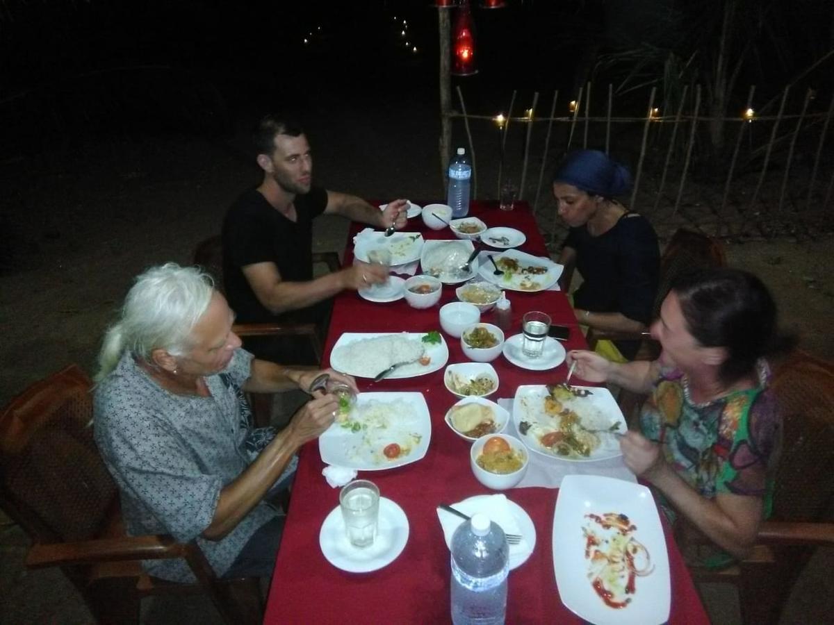 Hotel Reef Pasikudah à Nachivantivu Extérieur photo